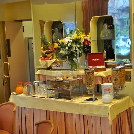 Hotel Lloyd