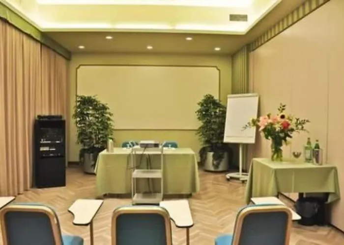 Lloyd Hotel 4*