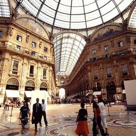Lloyd 4* Milano